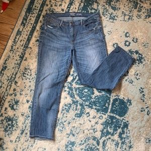 Women's Signature Mid Rise Slim Cuffed Jeans